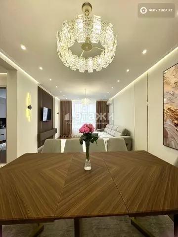 4-комнатная квартира, этаж 8 из 12, 127 м²
