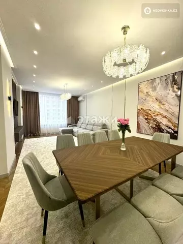 4-комнатная квартира, этаж 8 из 12, 127 м²