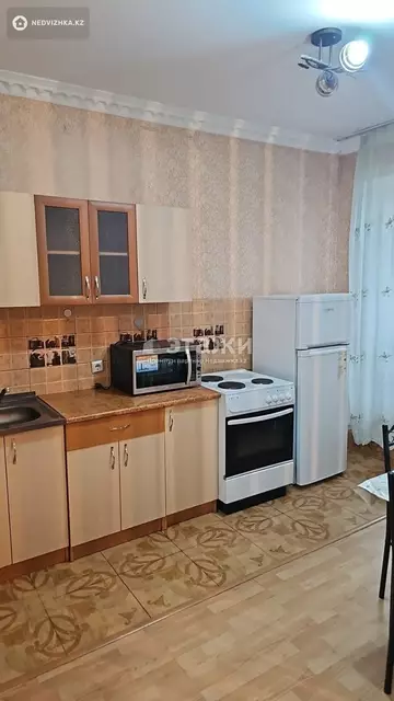 1-комнатная квартира, этаж 4 из 12, 37 м²