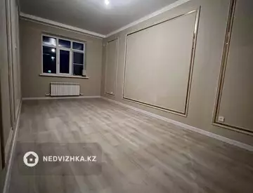 2-комнатная квартира, этаж 3 из 5, 64 м²