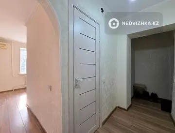 1-комнатная квартира, этаж 4 из 4, 33 м²