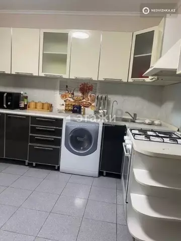 4-комнатная квартира, этаж 5 из 6, 93 м²