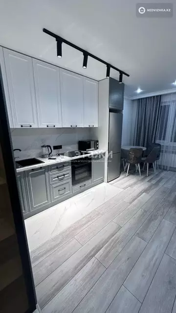 2-комнатная квартира, этаж 3 из 10, 47 м², на длительный срок