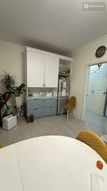 3-комнатная квартира, этаж 11 из 23, 94 м²