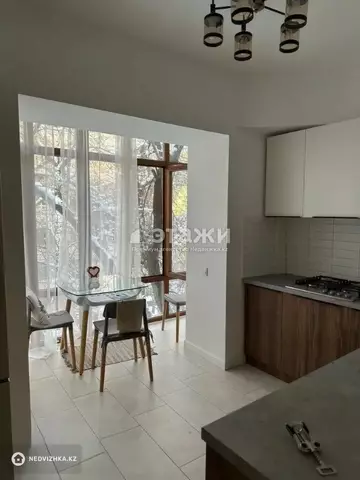 1-комнатная квартира, этаж 4 из 5, 38 м²