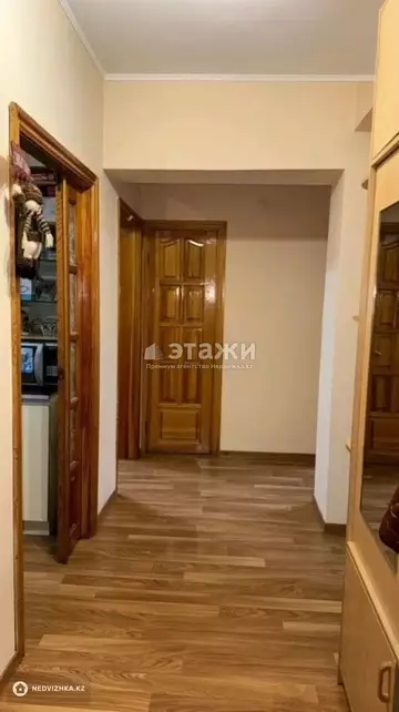 3-комнатная квартира, этаж 4 из 5, 64 м²