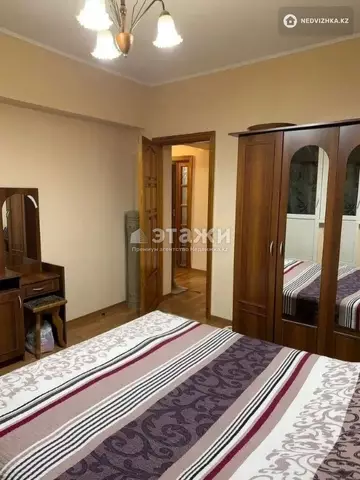 3-комнатная квартира, этаж 4 из 5, 64 м²