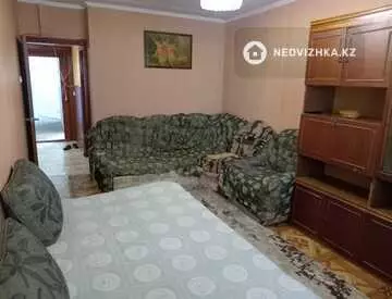 2-комнатная квартира, этаж 4 из 9, 45 м², посуточно