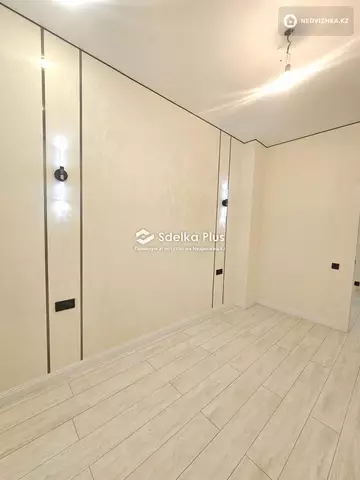 2-комнатная квартира, этаж 4 из 12, 38 м²