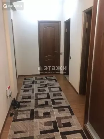 2-комнатная квартира, этаж 3 из 5, 60 м²
