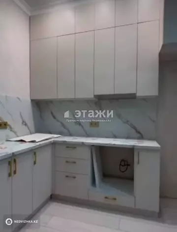 1-комнатная квартира, этаж 3 из 22, 42 м²