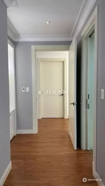 5-комнатная квартира, этаж 19 из 27, 256 м²