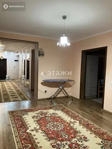 4-комнатная квартира, этаж 8 из 9, 151 м²