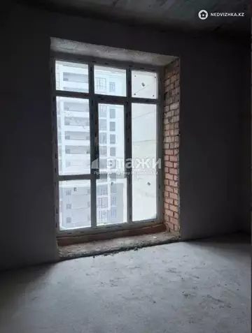 1-комнатная квартира, этаж 7 из 12, 37 м²