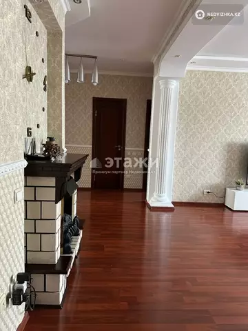 4-комнатная квартира, этаж 4 из 14, 101 м²