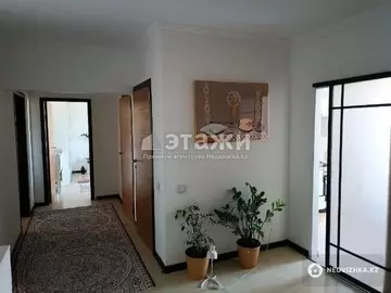 2-комнатная квартира, этаж 4 из 13, 84 м²