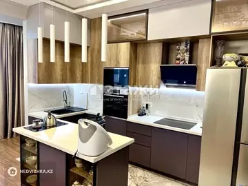 3-комнатная квартира, этаж 8 из 13, 76 м²