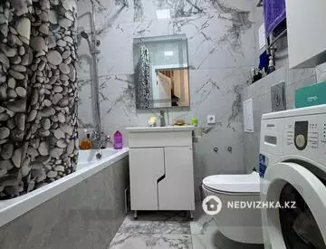 2-комнатная квартира, этаж 3 из 9, 45 м²