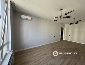 4-комнатная квартира, этаж 9 из 12, 118 м²