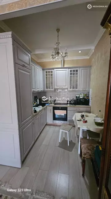 3-комнатная квартира, этаж 4 из 9, 98 м²