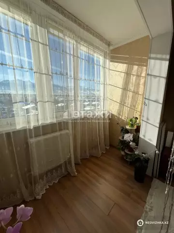 4-комнатная квартира, этаж 9 из 9, 120 м²