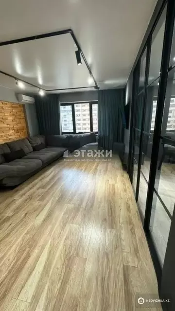 2-комнатная квартира, этаж 8 из 17, 86 м²