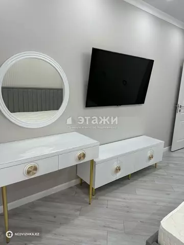 2-комнатная квартира, этаж 4 из 15, 50 м², на длительный срок