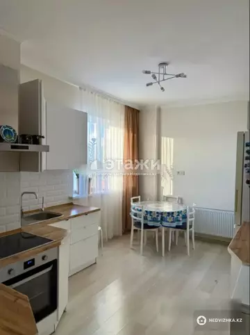 3-комнатная квартира, этаж 14 из 16, 90 м²