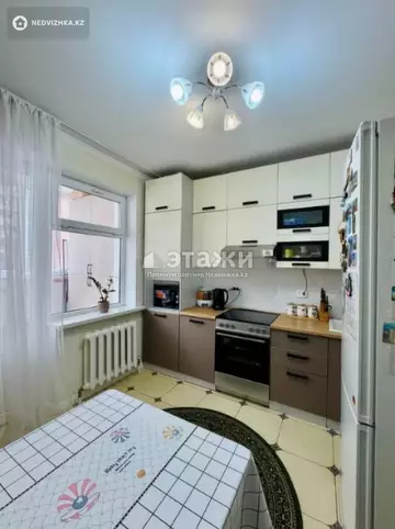 2-комнатная квартира, этаж 2 из 14, 61 м²