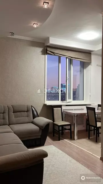 3-комнатная квартира, этаж 10 из 10, 60 м²