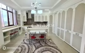 4-комнатная квартира, этаж 6 из 31, 163 м²