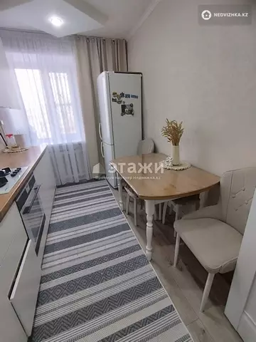 2-комнатная квартира, этаж 4 из 5, 52 м²