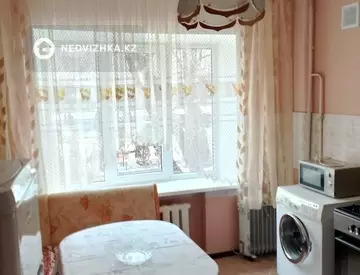 2-комнатная квартира, этаж 2 из 4, 56 м², на длительный срок