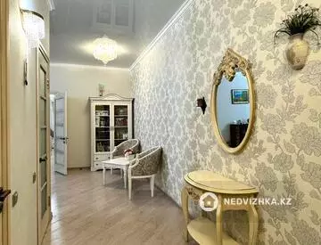3-комнатная квартира, этаж 2 из 8, 113 м²