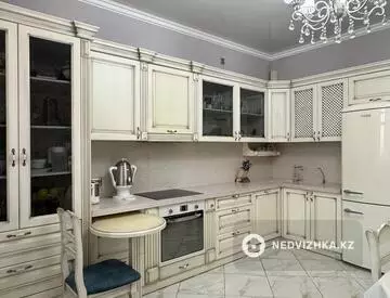3-комнатная квартира, этаж 2 из 8, 113 м²