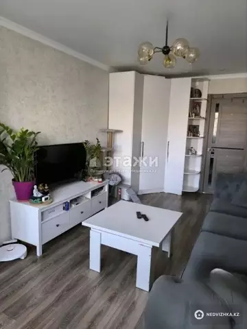 3-комнатная квартира, этаж 4 из 5, 60 м²