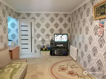 3-комнатная квартира, этаж 1 из 5, 65 м²