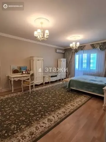 5-комнатная квартира, этаж 17 из 20, 209 м²