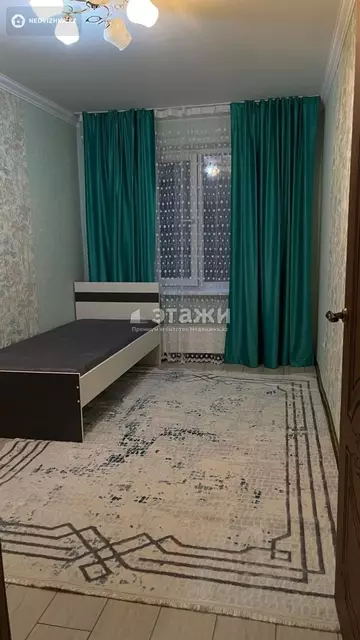 3-комнатная квартира, этаж 1 из 5, 64 м², на длительный срок