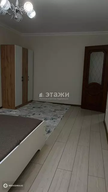 3-комнатная квартира, этаж 1 из 5, 64 м², на длительный срок