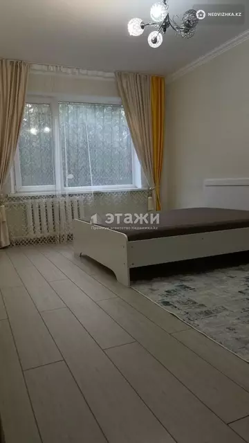 3-комнатная квартира, этаж 1 из 5, 64 м², на длительный срок