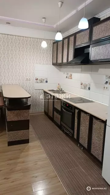 3-комнатная квартира, этаж 16 из 21, 65 м², на длительный срок