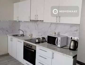 60 м², 2-комнатная квартира, этаж 5 из 13, 60 м², на длительный срок, изображение - 0