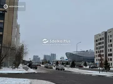 3-комнатная квартира, этаж 8 из 8, 83 м²