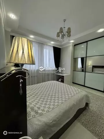 3-комнатная квартира, этаж 8 из 8, 83 м²