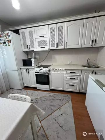 2-комнатная квартира, этаж 8 из 10, 50 м²