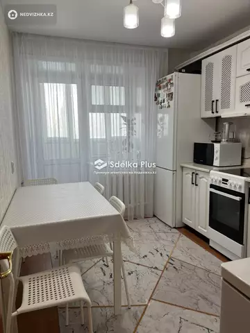 2-комнатная квартира, этаж 8 из 10, 50 м²