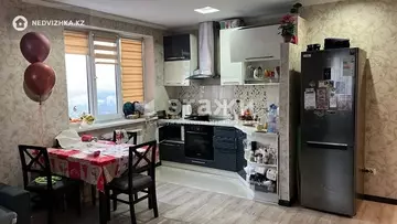 2-комнатная квартира, этаж 11 из 16, 90 м²