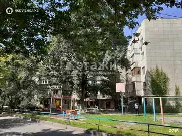 3-комнатная квартира, этаж 4 из 5, 70 м²