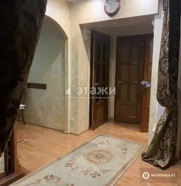 3-комнатная квартира, этаж 4 из 5, 70 м²